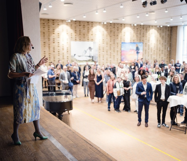 346106777 232789786106862 3287541669308709091 N