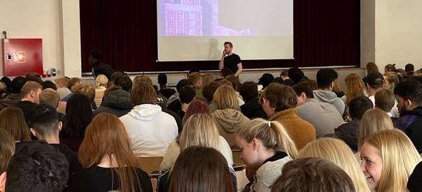 274950554 5011834988839113 2469696517661979460 N